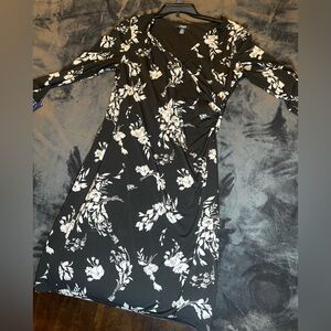 Chaps Size Large Floral Black and White Women's Dress